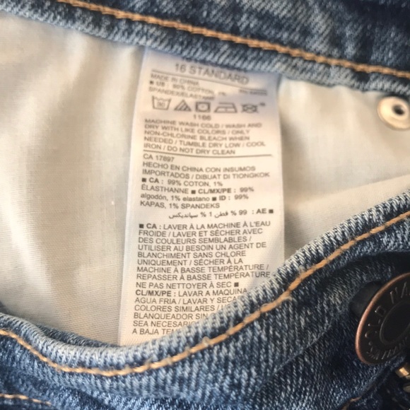 Old Navy - Mid Rise Flare Jeans - Picture 3 of 4
